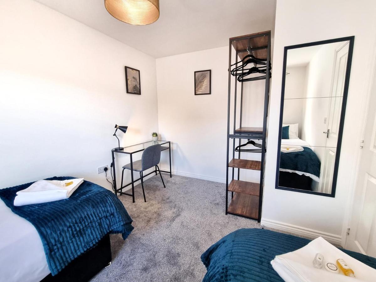 Stylish 3 Bedrooms & 2 Bathrooms House, Free Parking On Premises! CBG Extérieur photo