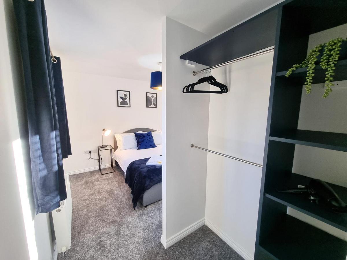 Stylish 3 Bedrooms & 2 Bathrooms House, Free Parking On Premises! CBG Extérieur photo